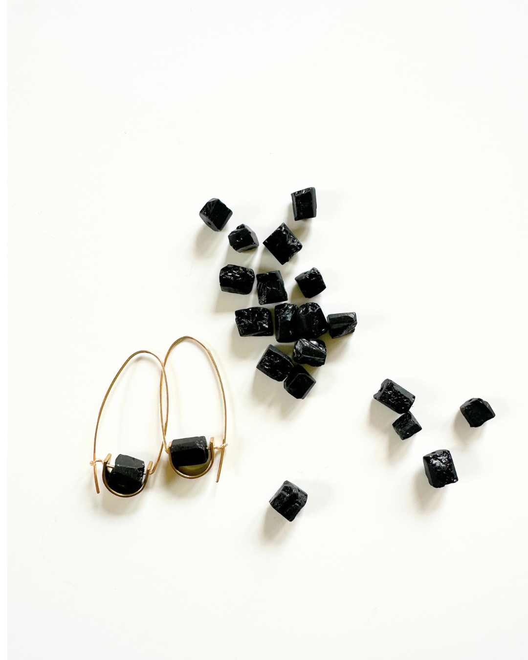 Belen Minimalist Gemstone Earring - Black Tourmaline