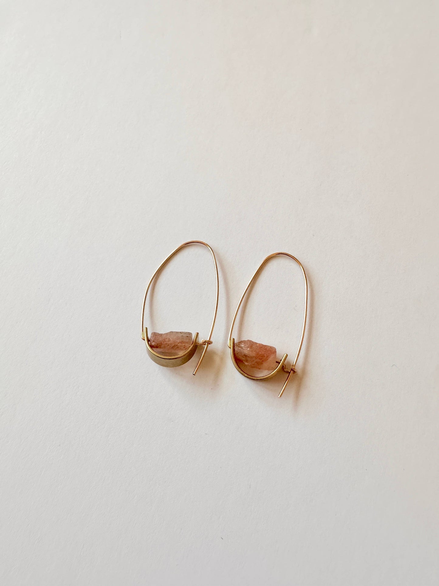 Belen Minimalist Gemstone Earring - Sunstone